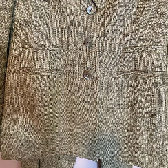 Dana Buchman Linen Olive Green Blazer and Pants Set - Picture 2 of 5